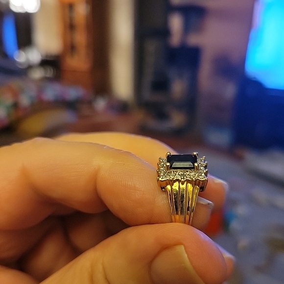 Lab created sapphire,  GOS ring. With zircons. Size 6 - Picture 5 of 6